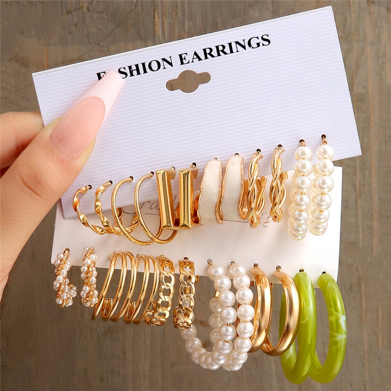 Trendy Vintage Pearl Earrings Set